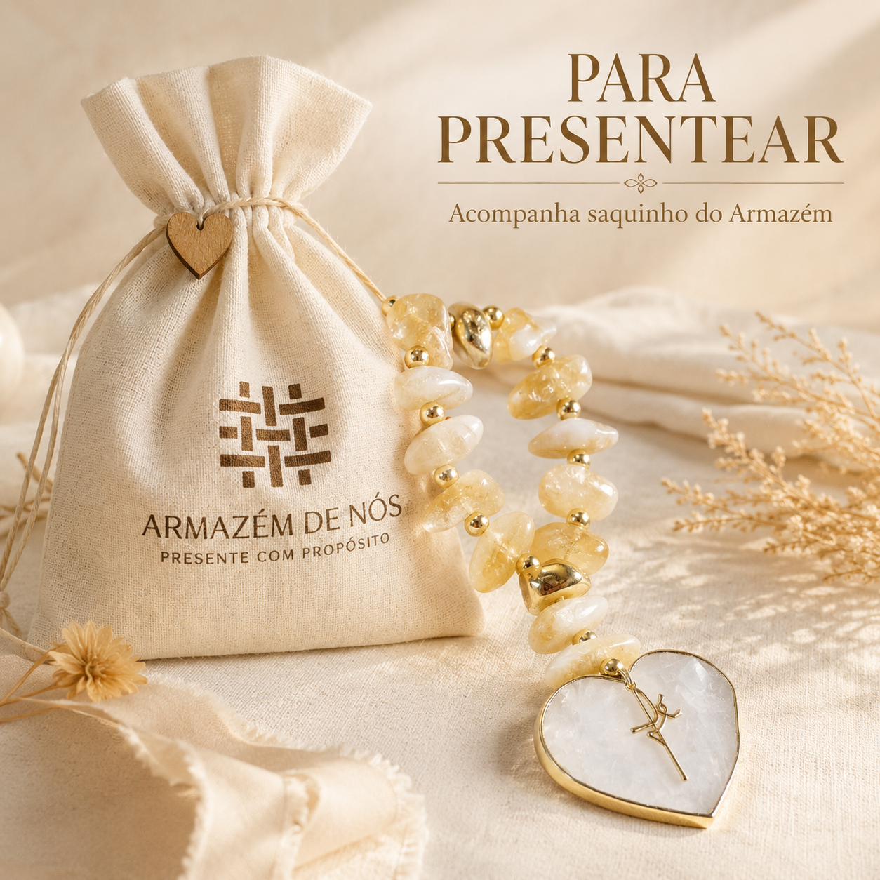 Terço Decorativo em Citrino com Coração de Ágata Branca e Detalhes Dourados