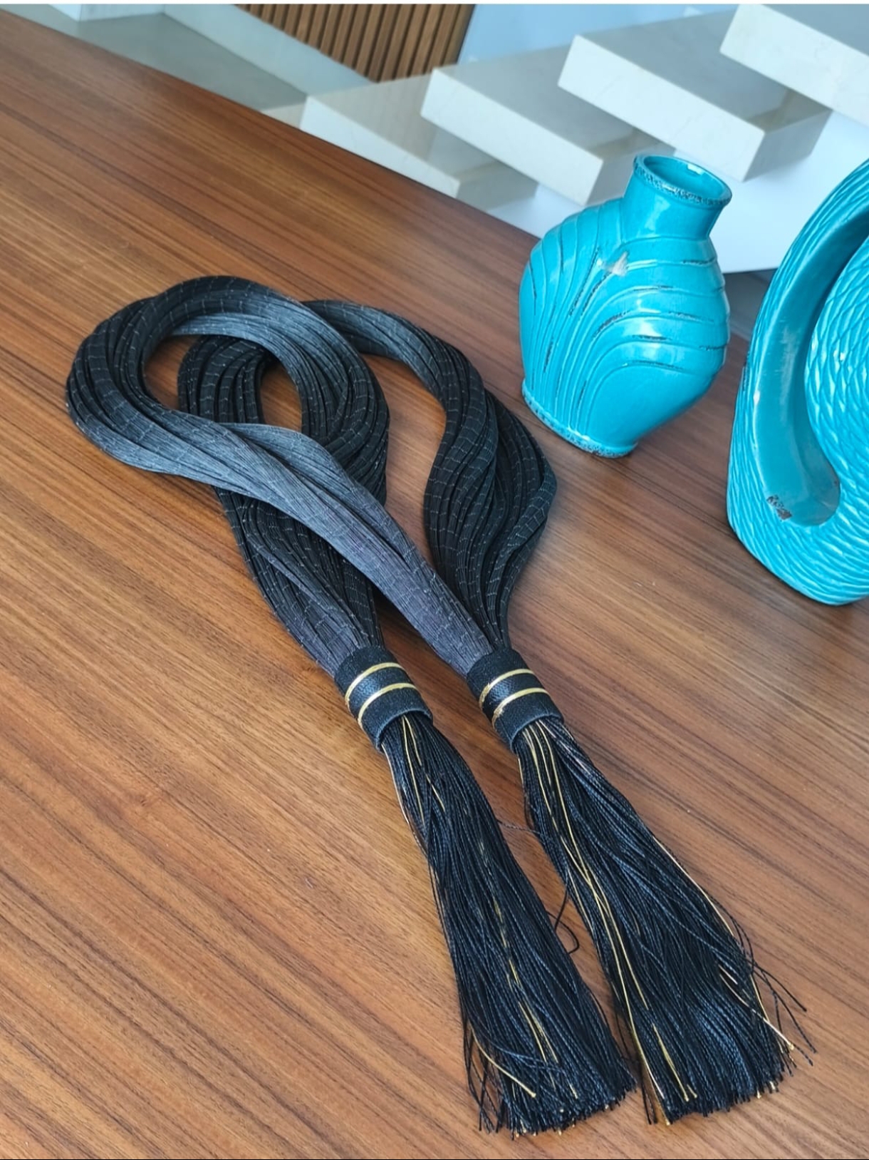 Colar Decorativo de Mesa em Macramê Preto | Design Contemporâneo