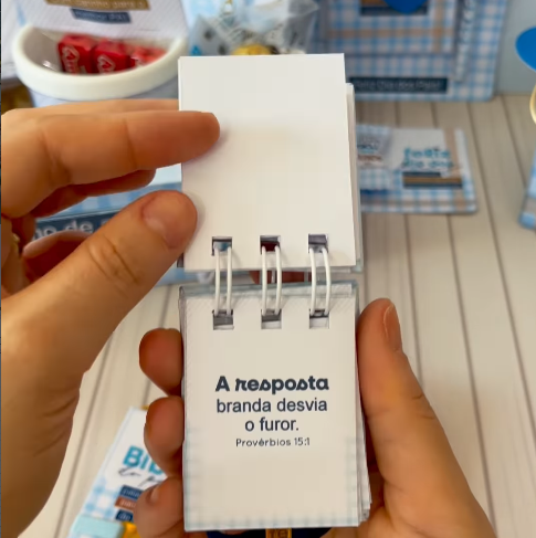 Chaveiro Mini Bíblia Dia dos Pais | Lembrancinha Cristã Evangélica | Presente para Pai | Palavra de Deus