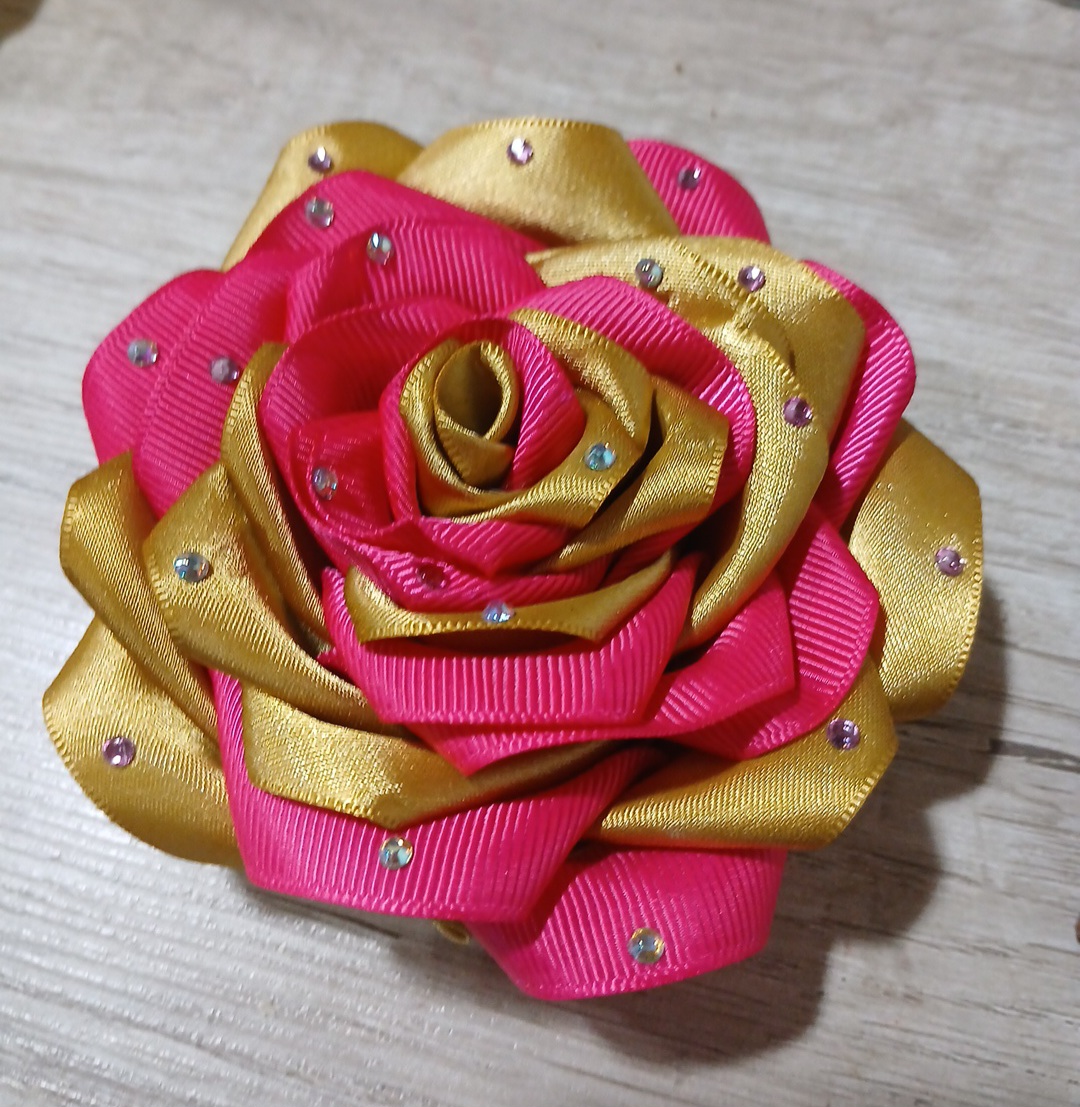 Rosa de cetim