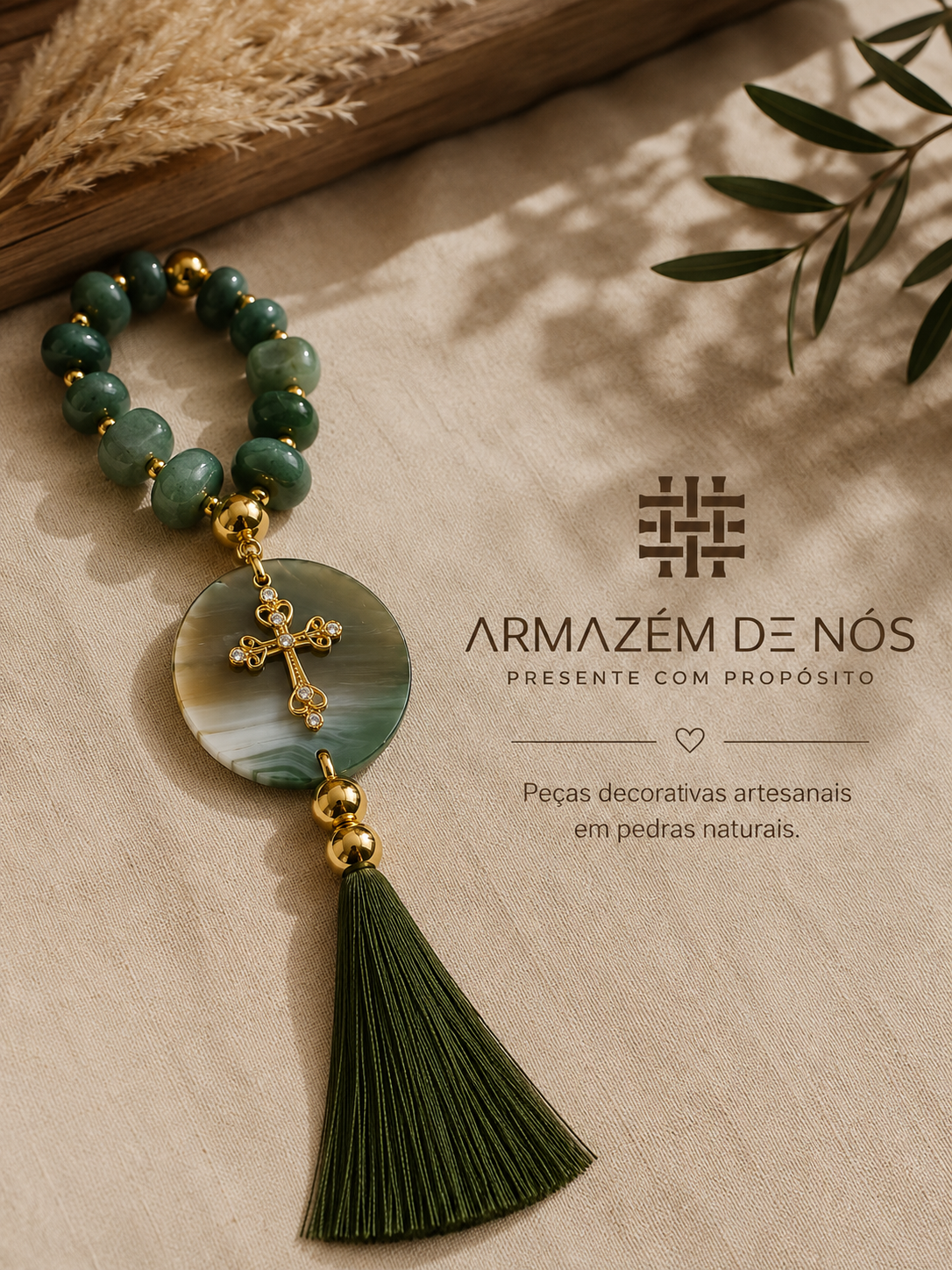 Terço Decorativo em Quartzo Verde com Chapa em Ágata Natural 38 cm