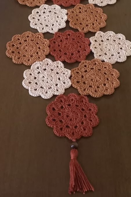Trilho de mesa de crochê