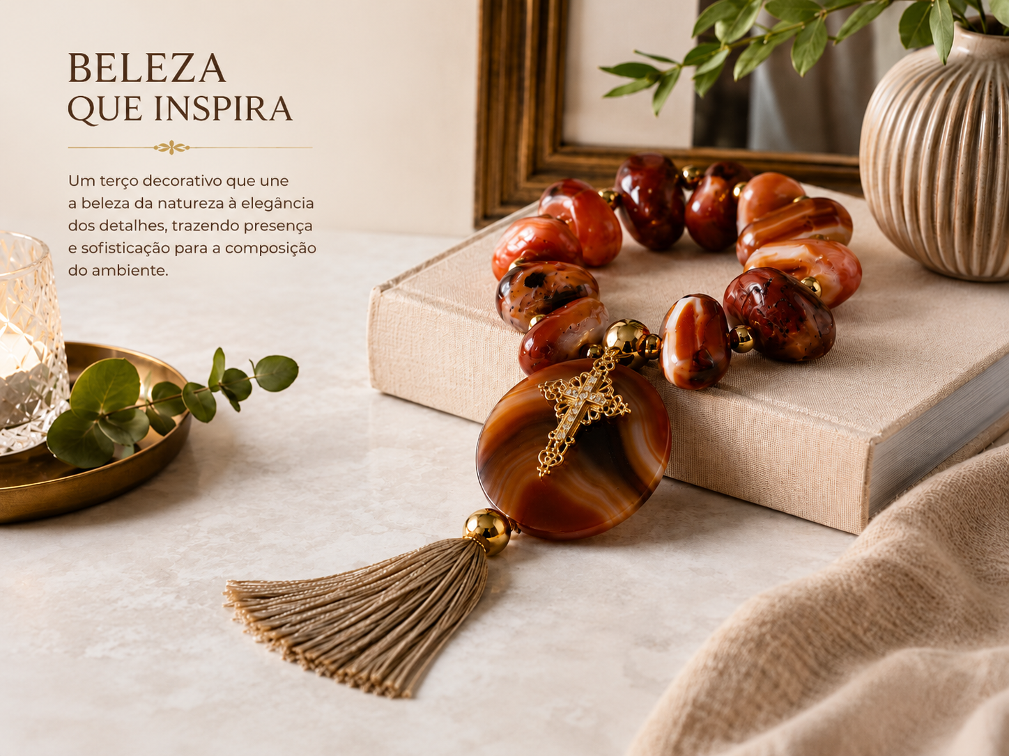 Terço Decorativo em Cornalina Natural com Ágata Marrom, Crucifixo Dourado e Tassel – 37 cm